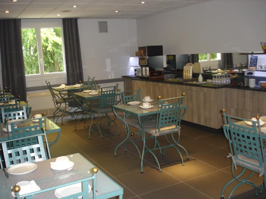 Hotel-Restaurant Du Lac Joue-les-Tours Exterior photo